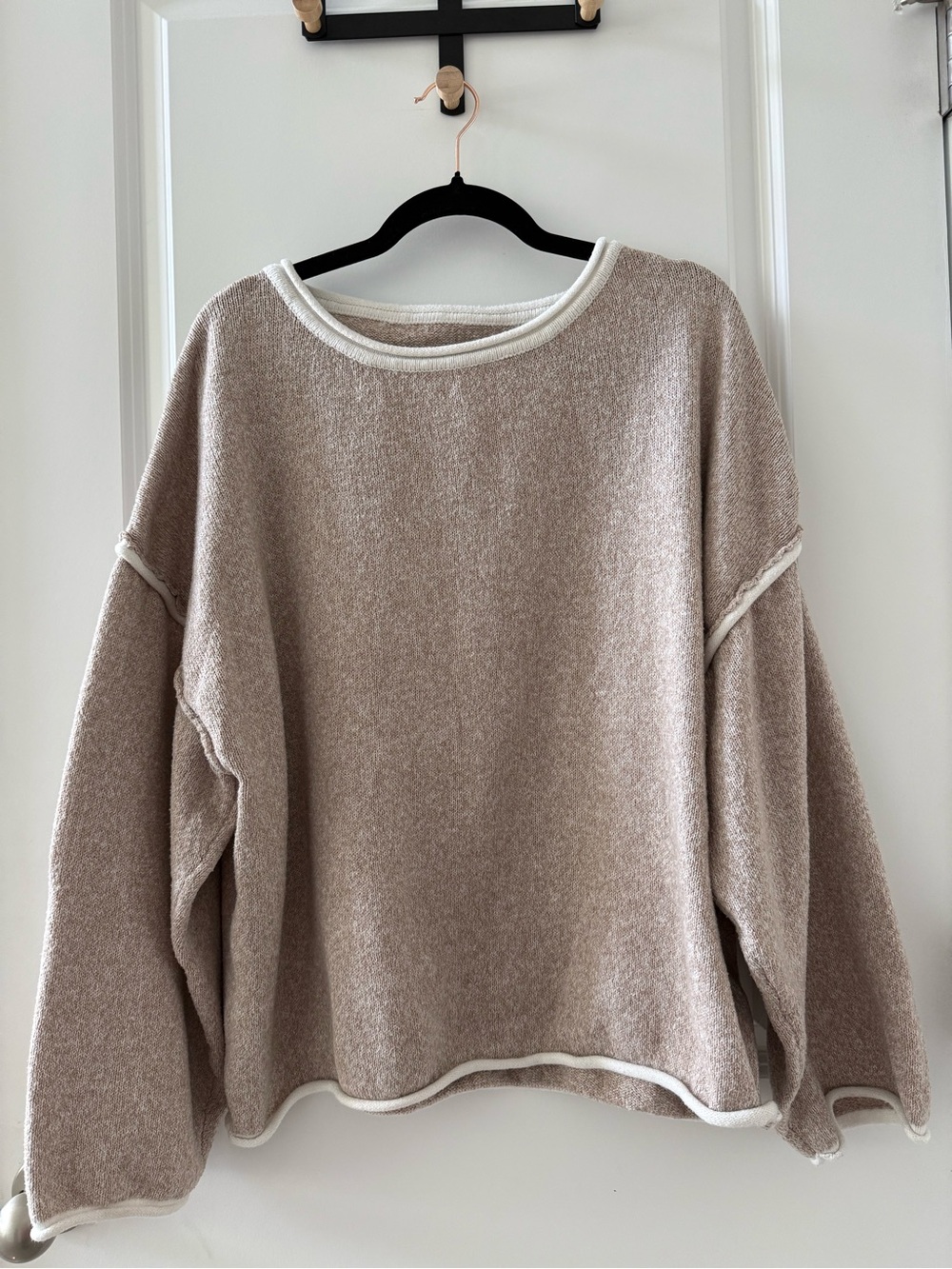 Cozy Oversized Taupe Crewneck Sweater with Contrast Trim • Size Large